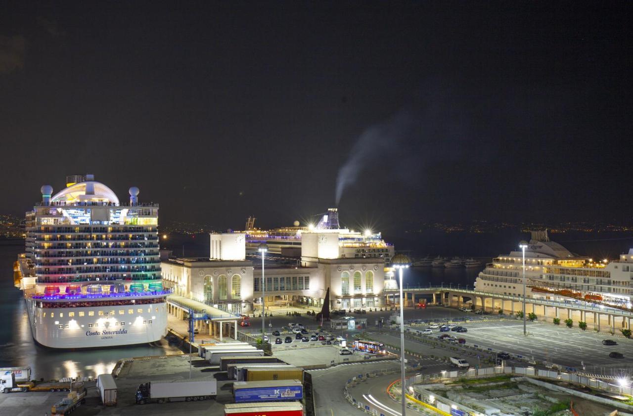Six Rooms Неаполь Экстерьер фото