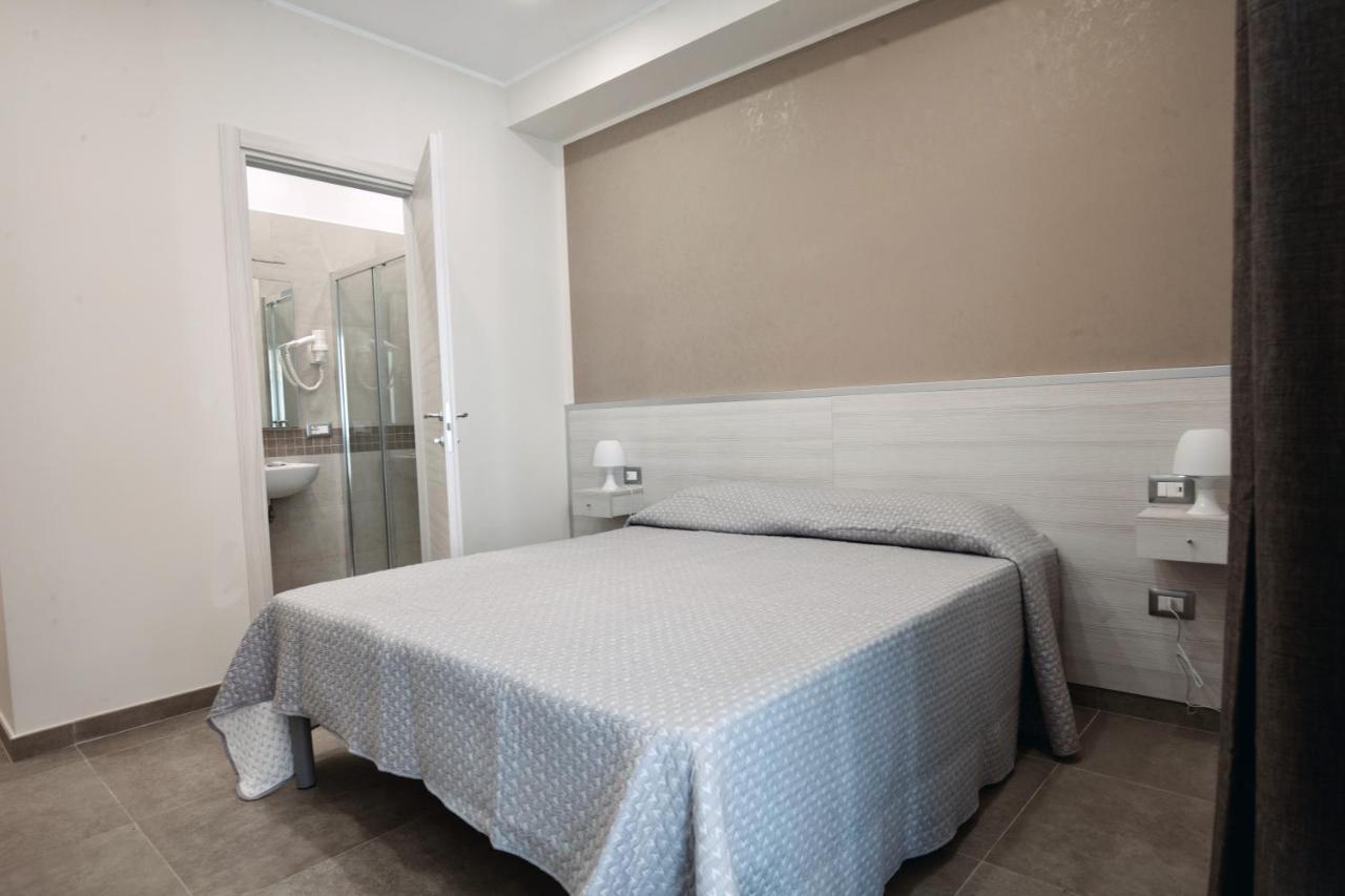 Six Rooms Неаполь Экстерьер фото